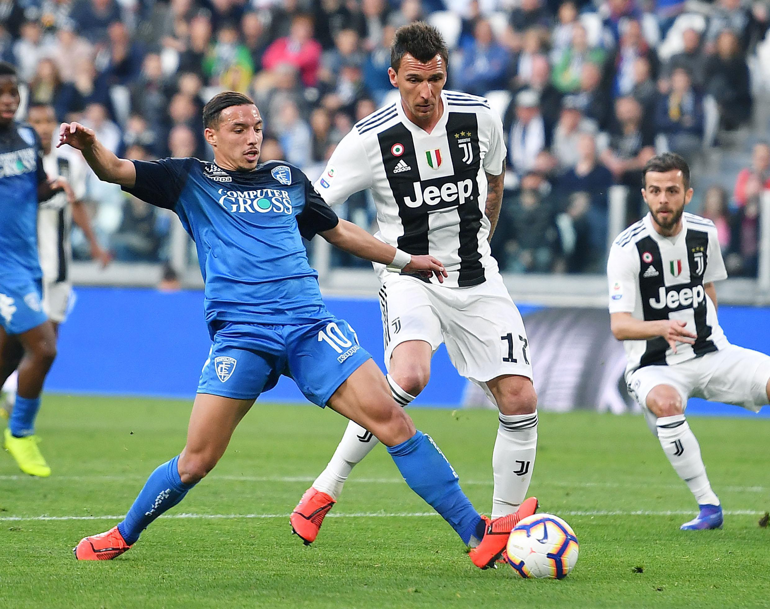 皇马本泽马关键时刻进球锁定胜利（本泽马关键破门助皇马取胜）