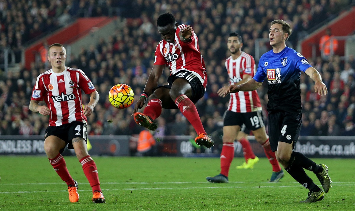 执教生涯意甲拿到1000分，斯帕莱蒂成历史第五人（斯帕莱蒂执教意甲积分达1000分，成为历史第5位达成者）