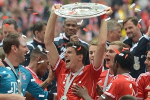 斯帕莱蒂：迪格雷戈里奥是一门；库普踢中卫就是为了参与进攻（斯帕莱蒂：迪格雷戈里奥门前稳健，安排库普踢中卫是为加强进攻）