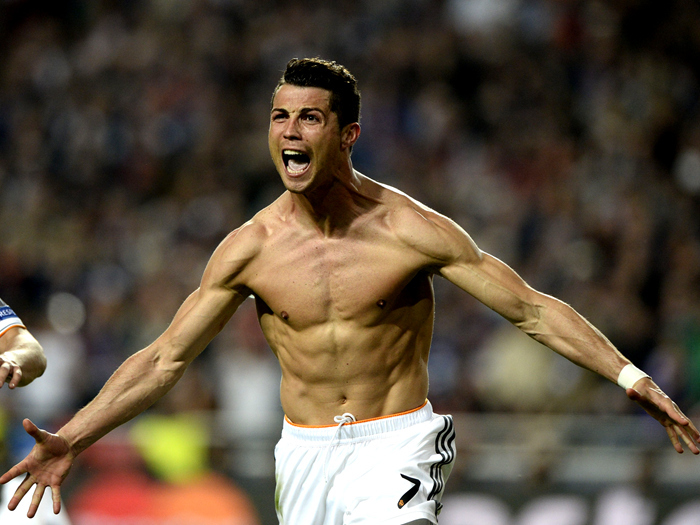 鲁尔：多特小将科尔-坎贝尔就转会接触了中日德兰和图尔贝里（鲁尔：中日德兰、图尔贝里已就引进多特小将科尔-坎贝尔展开接触）