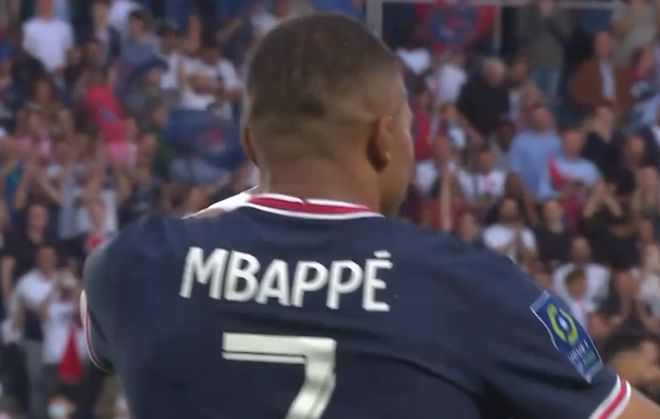 尤文官方：弗朗西斯科-孔塞桑当选队内10月最佳球员（尤文官宣：弗朗西斯科-孔塞桑荣膺球队十月最佳）