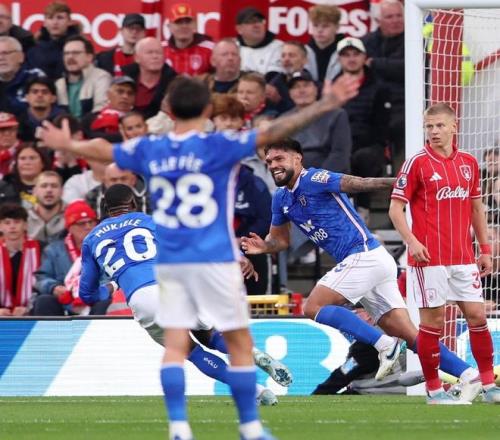 记者：恰尔汗奥卢右腿内收肌拉伤，阿切尔比右腿屈肌拉伤（记者称：恰尔汗奥卢右腿内收肌受伤，阿切尔比右腿屈肌拉伤）