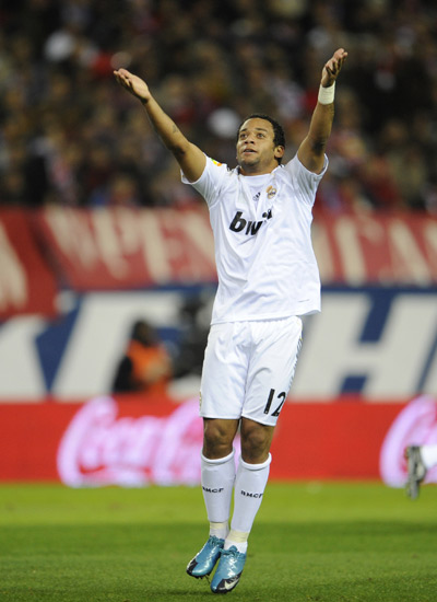 熟悉么？图片报：慕尼黑1860极端球迷在拜仁训练场涂鸦