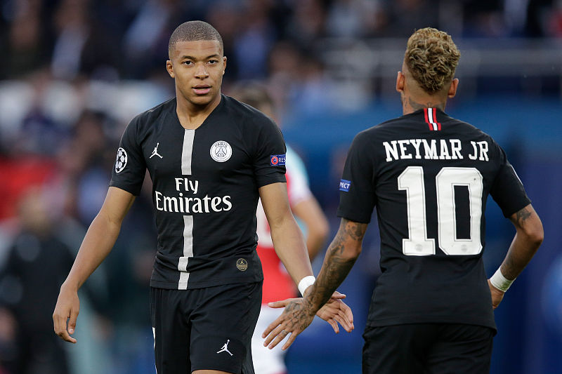 记者：马竞中卫勒诺尔芒预计伤缺一个半月至两个月（记者称马竞中卫勒诺尔芒预计因伤休战6至8周）