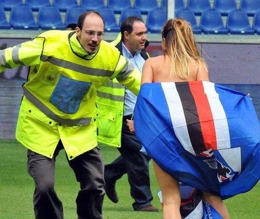 官方：瓦诺利就任佛罗伦萨主帅，合同至明年6月+1年续约选项（官宣：瓦诺利出任佛罗伦萨主帅，合约至明年6月，另含一年续约选项）