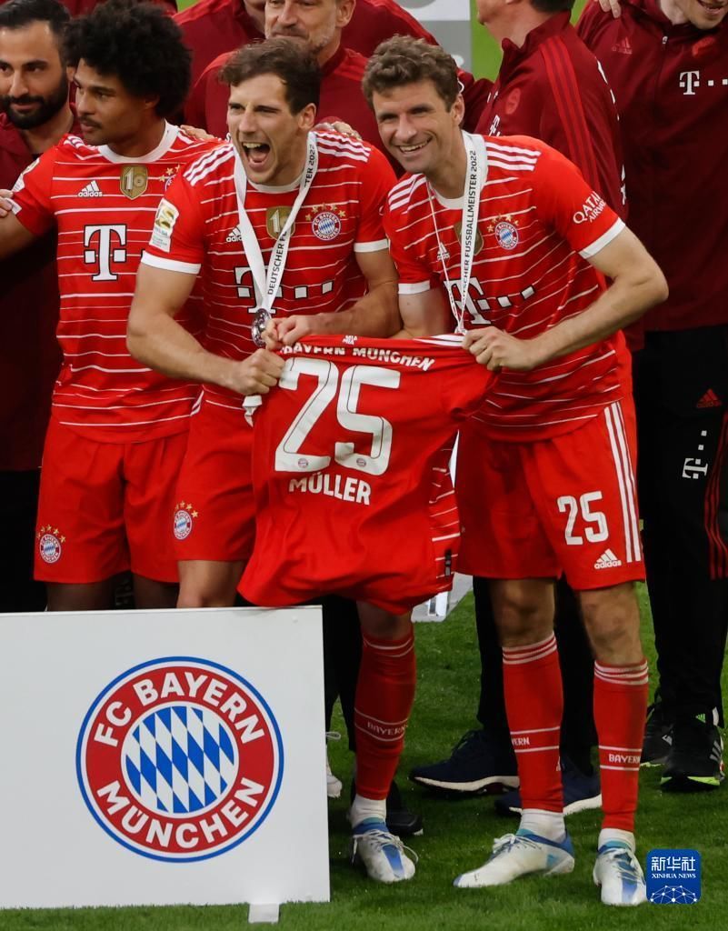 德甲战报：小贝林染红，赫勒救主，弗赖堡1-1十人多特蒙德（德甲赛况：小贝林被罚下，赫勒建功救主，十人多特1-1弗赖堡）