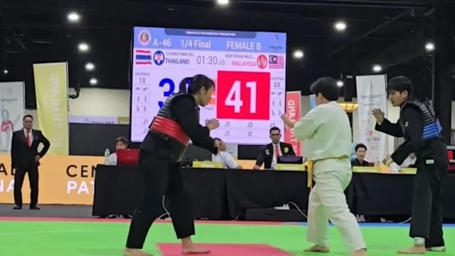 莫耶斯：本赛季英超判罚标准摇摆不定，裁判也懒得解释（莫耶斯批评本季英超判罚不统一，裁判不愿解释）